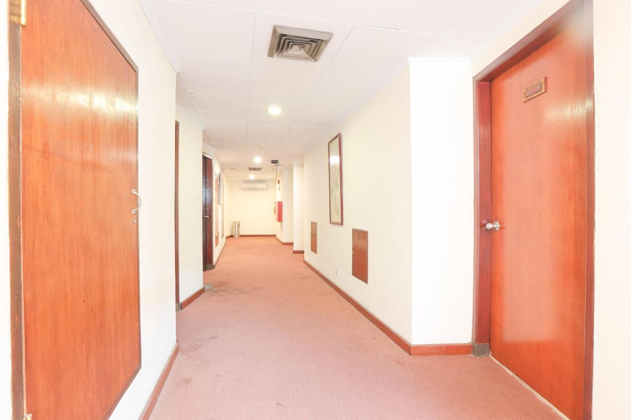 Oyo 108 Hotel Surya 자카르타 외부 사진